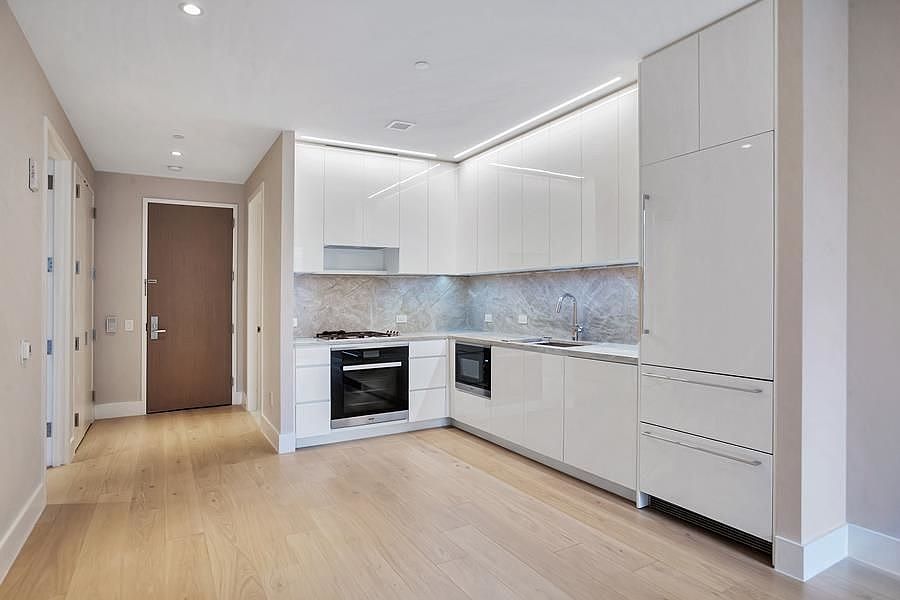 1st image of 15 W 61st St #4H