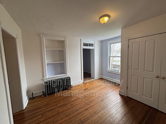 3rd image of 42 E Franklin St