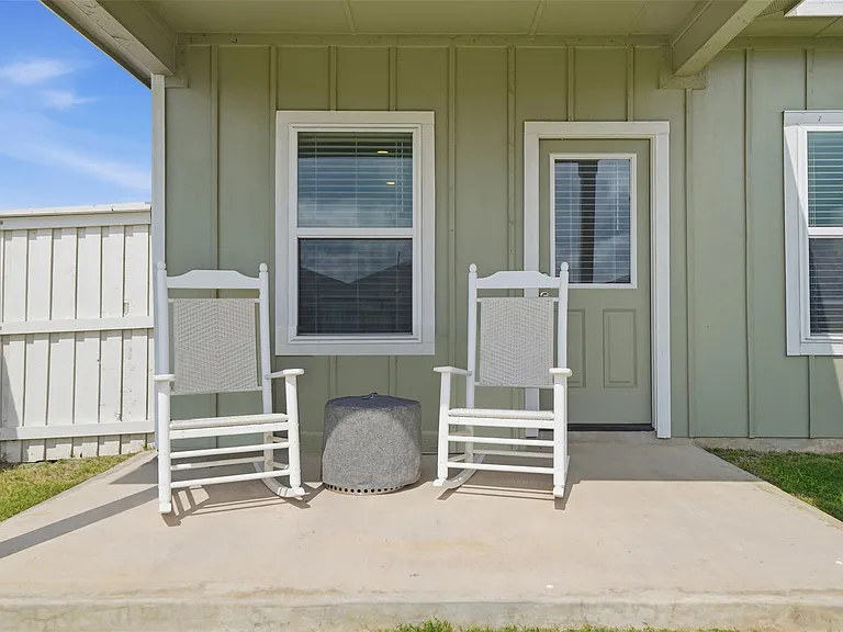 641 Running Creek Dr — Photo 31