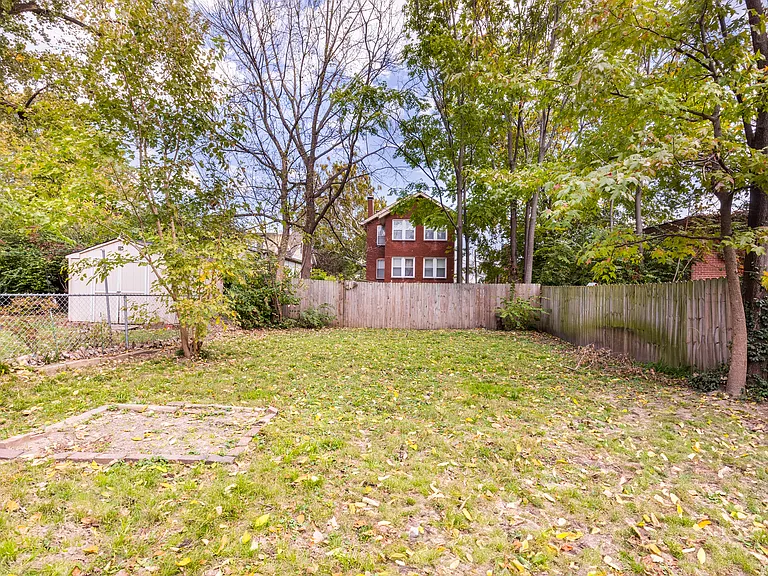 2262 Yale Ave — Photo 17
