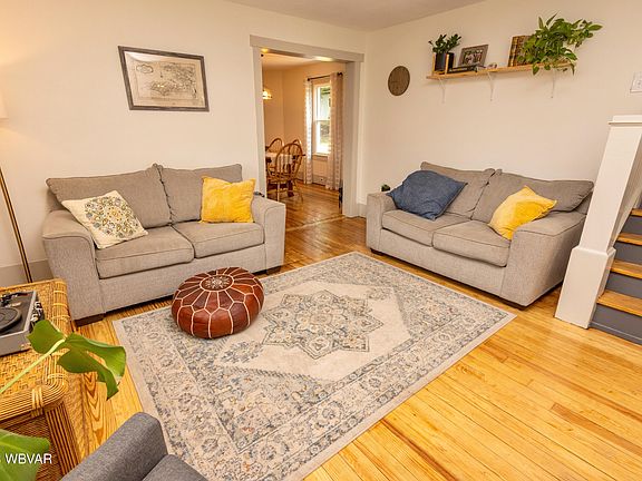 5th image of 409 Charlotte Ave S
