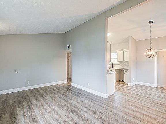 5th image of 13309 Horncastle Way