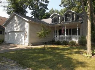 530 Elm Ave, Lakeside Marblehead, OH 43440