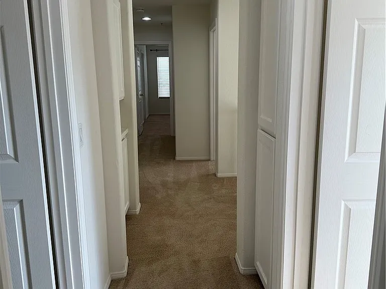408 Middlebury Ct — Photo 22