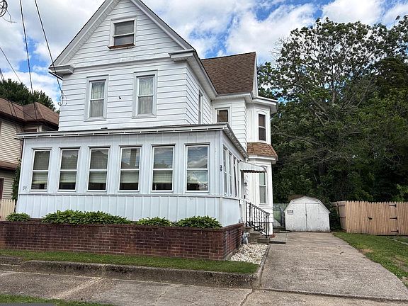 2nd image of 39 Franklin St