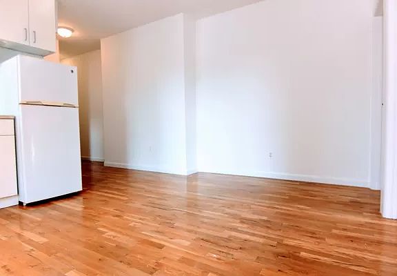 3rd image of 226 E 83rd St APT 54