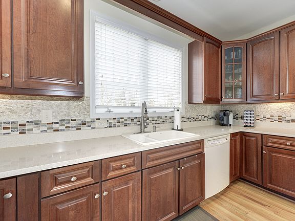 2nd image of 22942 Goldenrod Dr