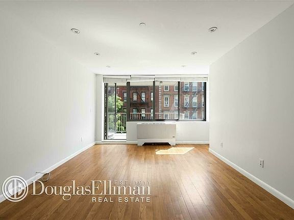 4th image of 525 E 11th St APT 4F