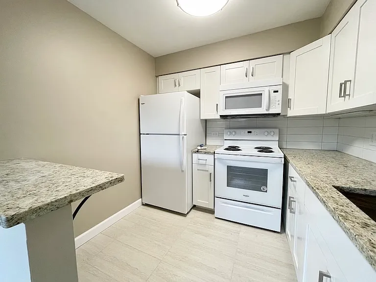 830 Waterview Cir #3 — Photo 3