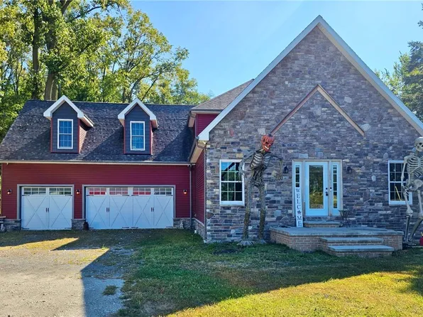 11135 Baumhart Rd, Amherst, OH 44001