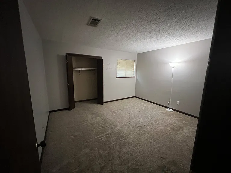 2094 Shangri La Ln — Photo 23