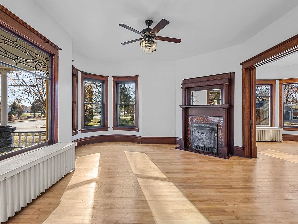 13th image of this home