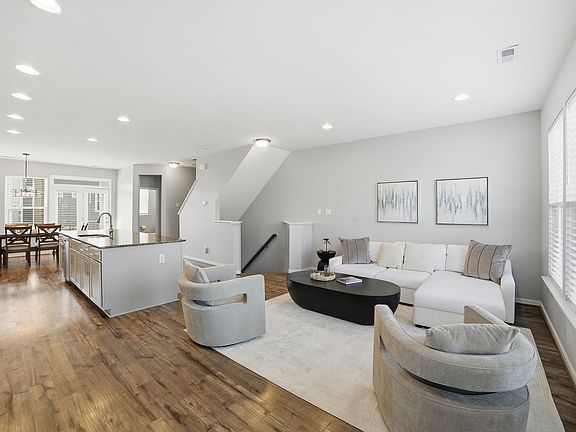 2nd image of 2272 Perennial Cir