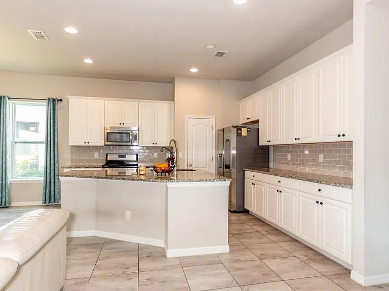 5912 Village Center Dr — Photo 17