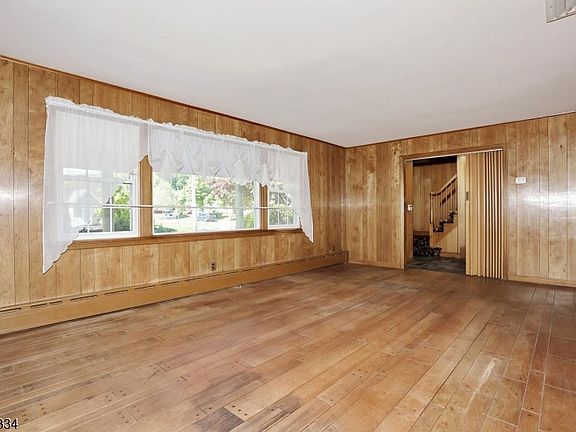 5th image of 200 Watchung Dr