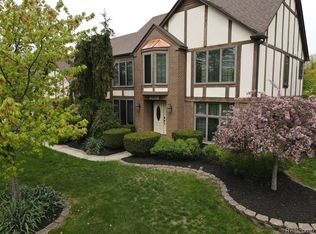 21615 Glenwild Dr, Northville, MI