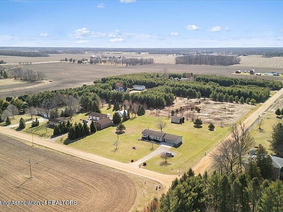 4th image of 5111 S County Farm Rd