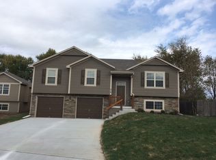 514 Fall Meadow Ln, Belton, MO 64012