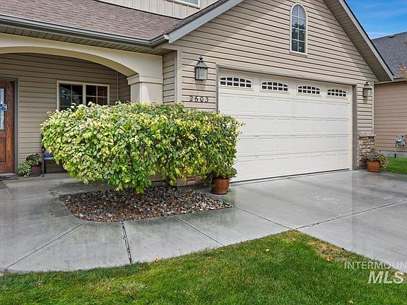 3rd image of 2603 Carriage Way