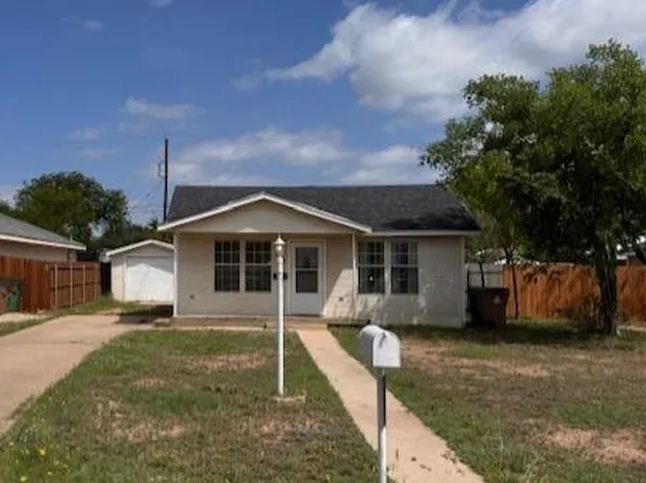 616 E 17th St, San Angelo, TX 76903