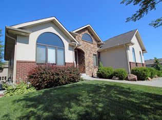 2900 Whispering Wind Blvd, Lincoln, NE 68516