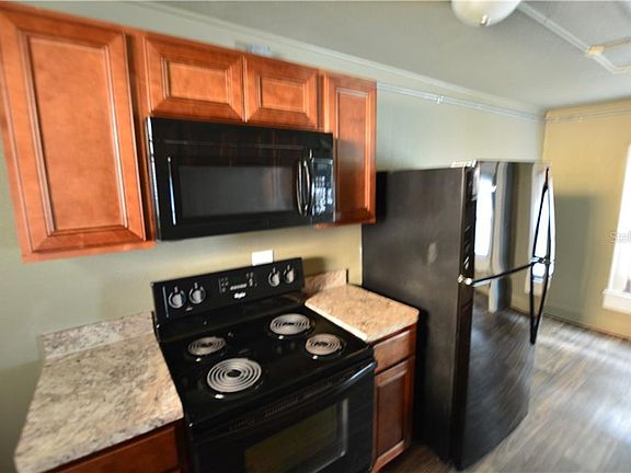 4th image of 915 E Palmetto St APT 8