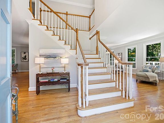 3rd image of 20011 Chapel Point Ln