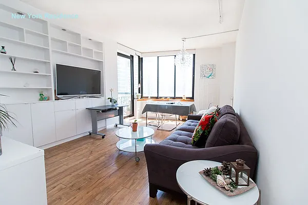 Rented by New York Residence | media 17