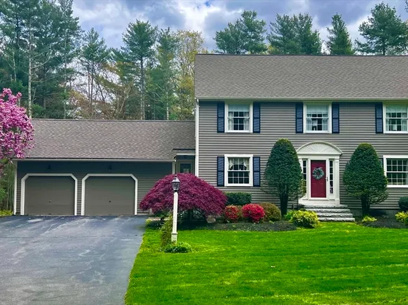 41 Acorn Ln, Pembroke, MA 02359