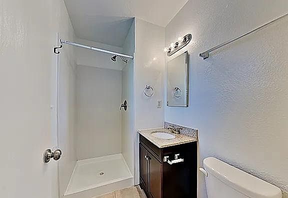 3rd image of 1673 Maywood Dr
