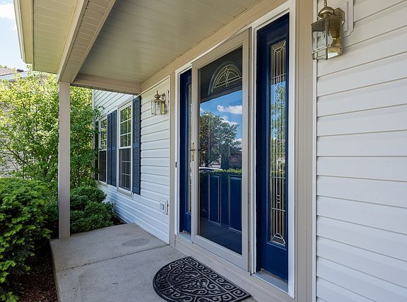 3rd image of 1222 Saratoga Dr