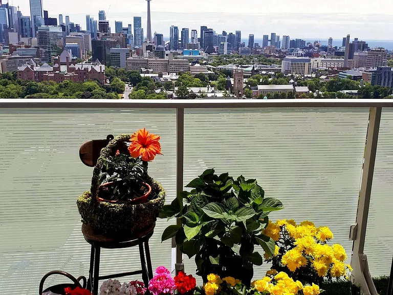 200 Bloor St W #2502 — Photo 42