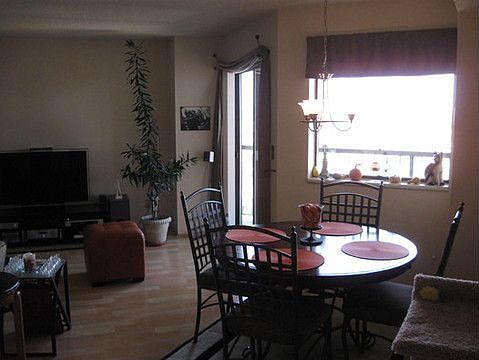 4th image of 78 10th St E Unit 1509