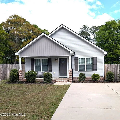 1086 Mille Ave Photo 1