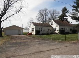 870 W 2nd St, Rush City, MN 55069