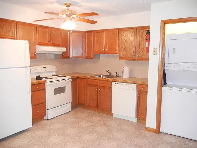 125 Barnum St #12 — Photo 1