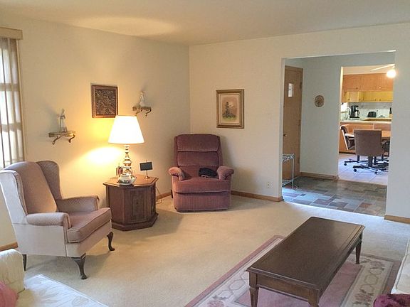 5th image of 6301 W 92nd Pl