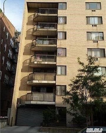 2nd image of 13446 Maple Ave APT 6A
