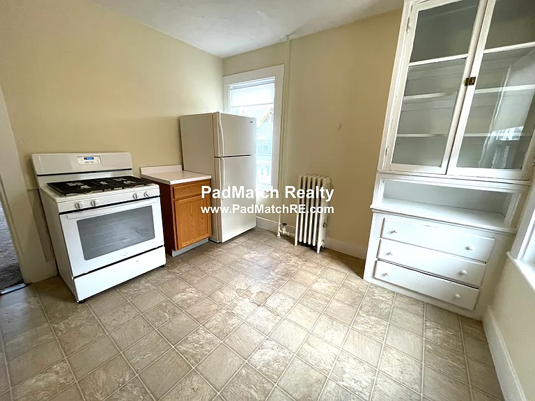 Eat-in-Kitchen
