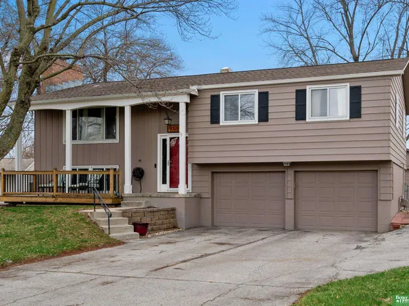 9321 Redman Cir, Omaha, NE 68134