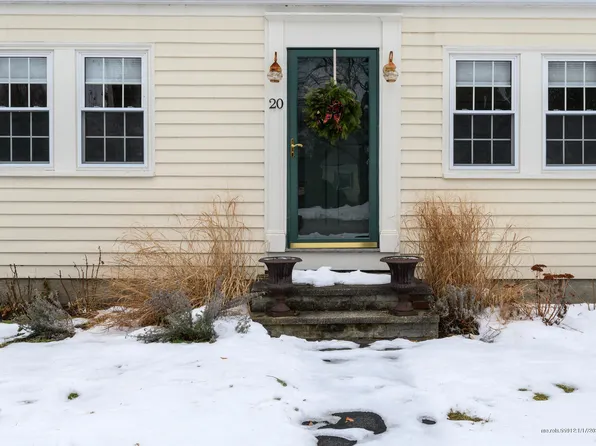 20 Justamere Rd, Falmouth, ME 04105