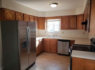 101 Arthur Dr, Troy, MI