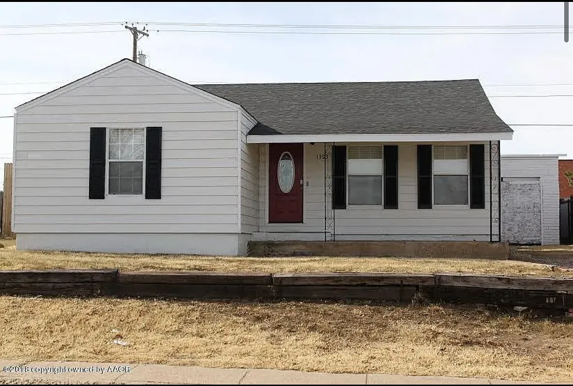 1303 Cooley Dr — Photo 1