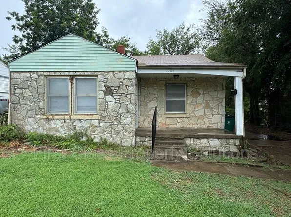 1904 NE 25th St, Moore, OK 73111