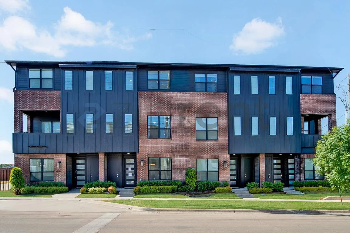 Frisco Heights Addition — Photo 1