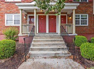 1613 E Swan Cir, Saint Louis, MO 63144