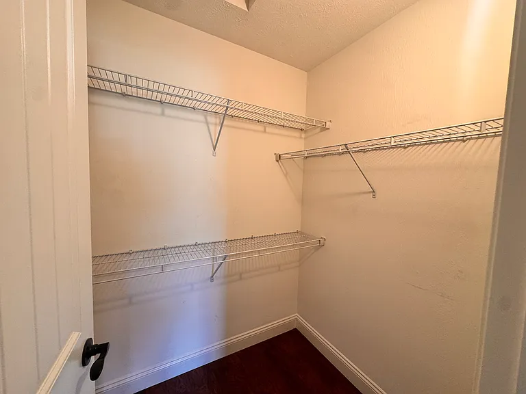 1594 Fruitland Ave — Photo 11