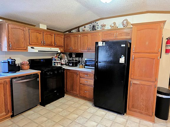 4th image of 8 Berry Ln