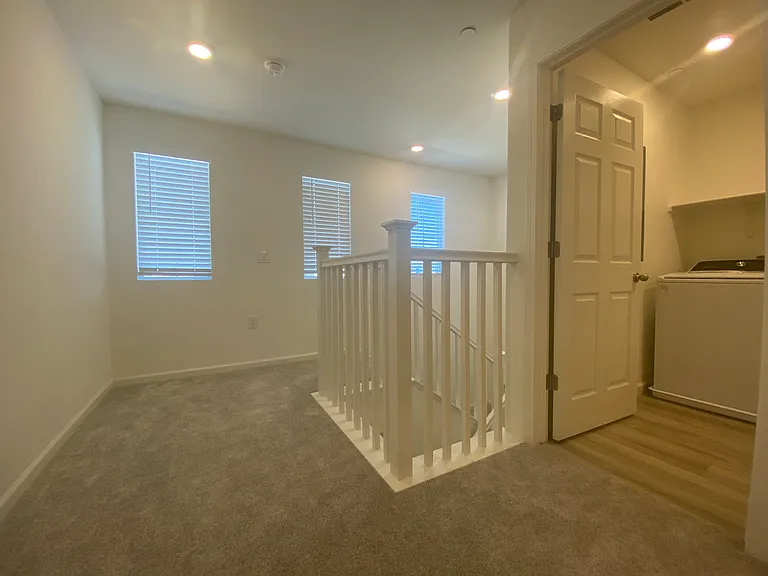 564 Spalding Way — Photo 24