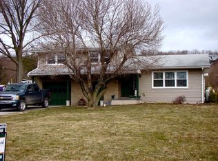 186 Summit Dr, Lewistown, PA 17044